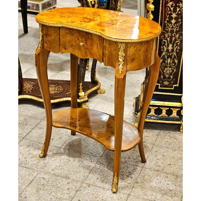French French Louis XV Burl Wood Side Table With Drawer, Bronze Ormolu & Gold Leaf Accents For Sale - Image 3 of 4