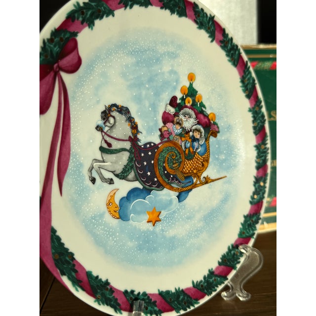Green 1980s Royal Copenhagen Jingle Bells Serving Plate Santa Christmas For Sale - Image 8 of 8