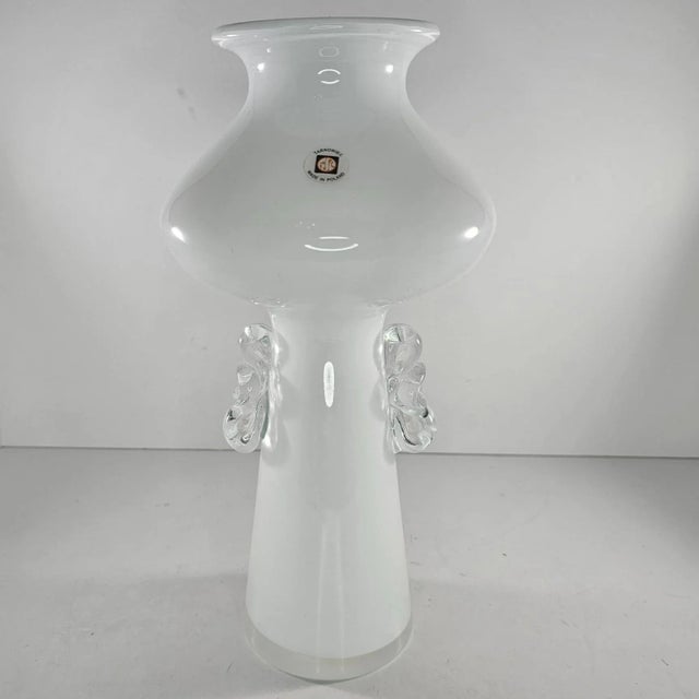 1980s Jerzy Sluczan-Orkusz Tarnowiec Poland Glass Vase White Clear Handles For Sale - Image 4 of 5