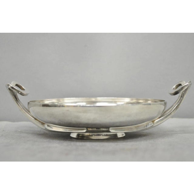 Vintage Gorham Metropolitan Museum of Art Silver Plated Reproduction Greek Kylix Cup Bowl. Item features a Greek kylix...