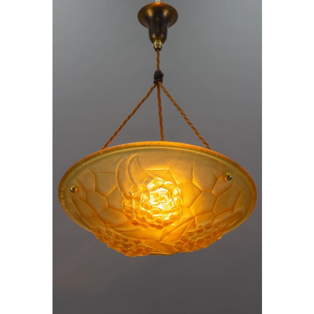 French Art Deco Frosted Amber Colored Pendant Light from ROS, 1930s For Sale - Image 4 of 18