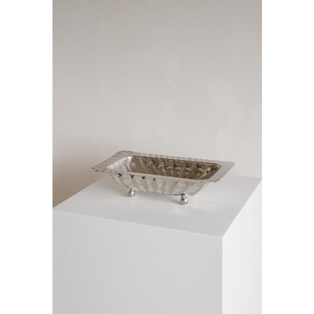 Vintage Silver-Plated Fluted Dish, in Very Good conditions. Designed 1970 to 1979