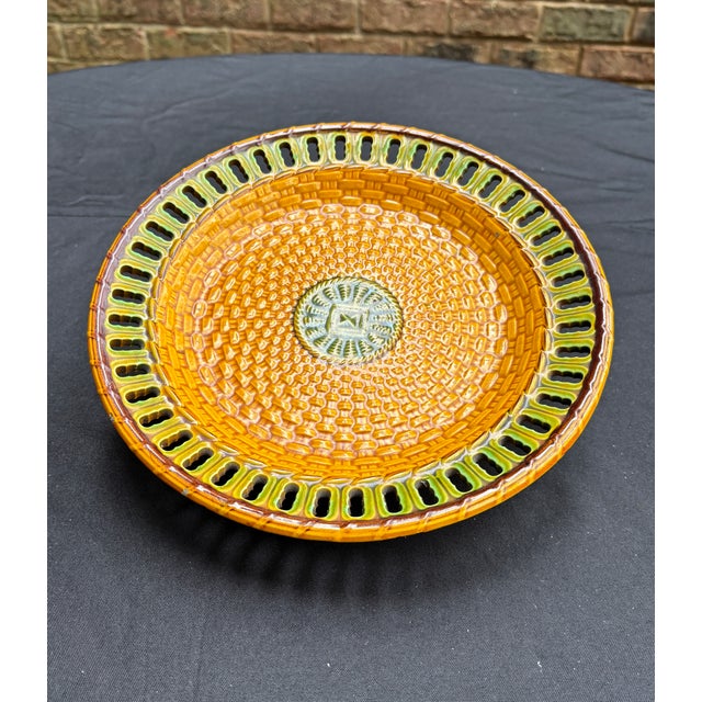 Antique Basketweave Majolica Pedestal Plate Marked Wittman & Roth London (1852-1895) For Sale - Image 10 of 14