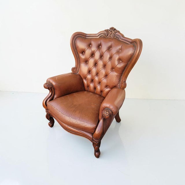 French Louis XV Style Chair in Carved Walnut and Patinated Leather, 1890s For Sale - Image 14 of 18