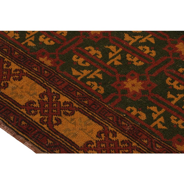 Vintage Mid-Century Geometric Floral Red and Green Wool Rug – Orange-Brown Accents For Sale In New York - Image 6 of 8