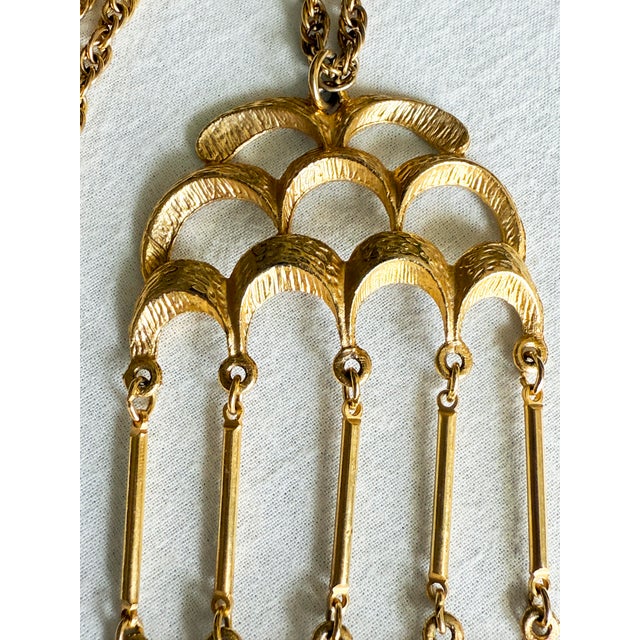 Monet Vintage 1970s Brutalist Articulated Birdcage Tassel Pendant Necklace, Gold-Tone For Sale - Image 4 of 15