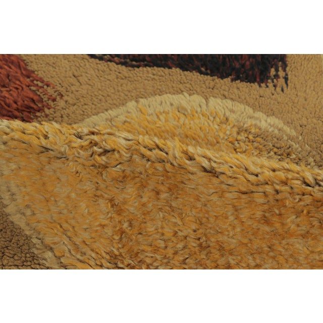 Gold Vintage Circle Rug With Gold and Brown Geometric Patterns - Rug & Kilim For Sale - Image 8 of 11