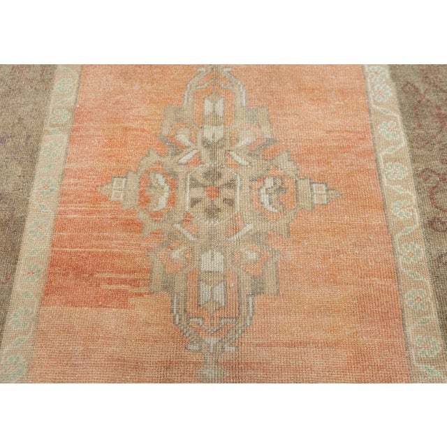 Turkish Vintage Rug 4' x 7'3" #21002 For Sale - Image 4 of 8
