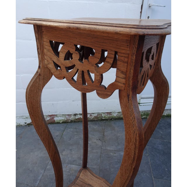 Art Nouveau Pedestal Table, 1890s, in Very Good conditions. Designed 1890 to 1919