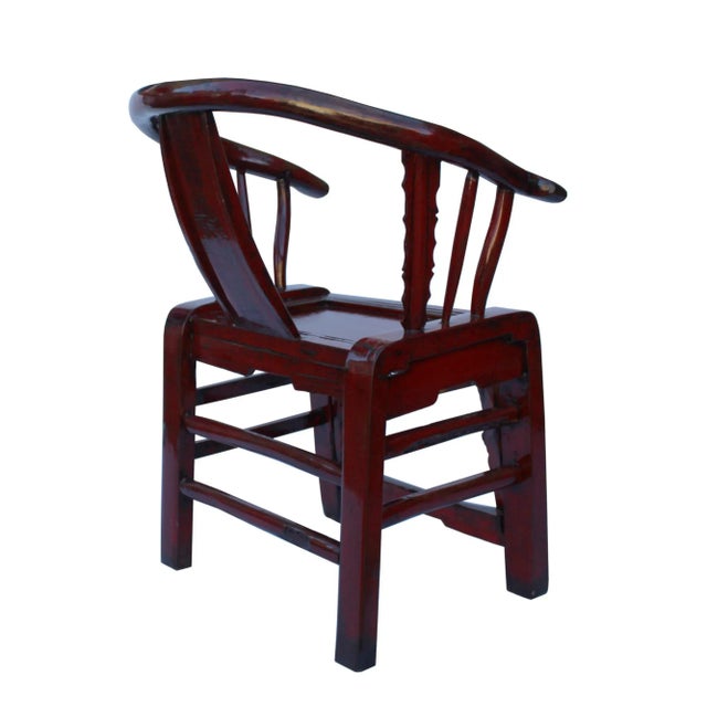 Chinoiserie Red Lacquer Oriental Horse Shoe Curve Shape Accent Fusion Chair For Sale - Image 3 of 7