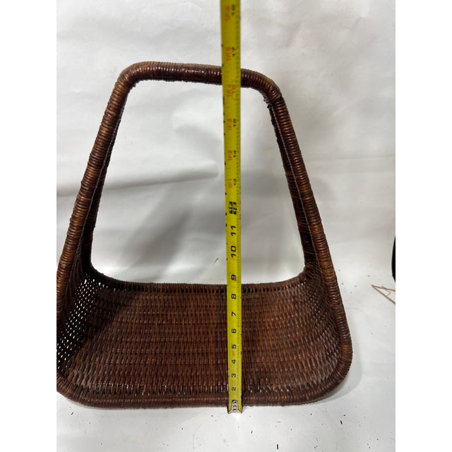Mid 20th Century Pair of Vintage Triangular Organizer Woven Wicker Baskets For Sale - Image 16 of 17