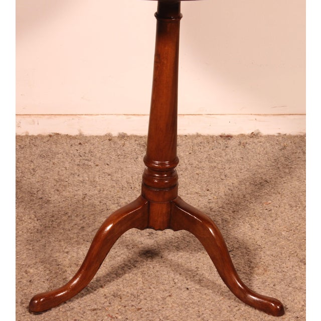 Small 18th Century Mahogany Tea Table For Sale - Image 3 of 9