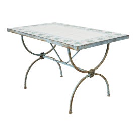Example of Outdoor Dining Tables
