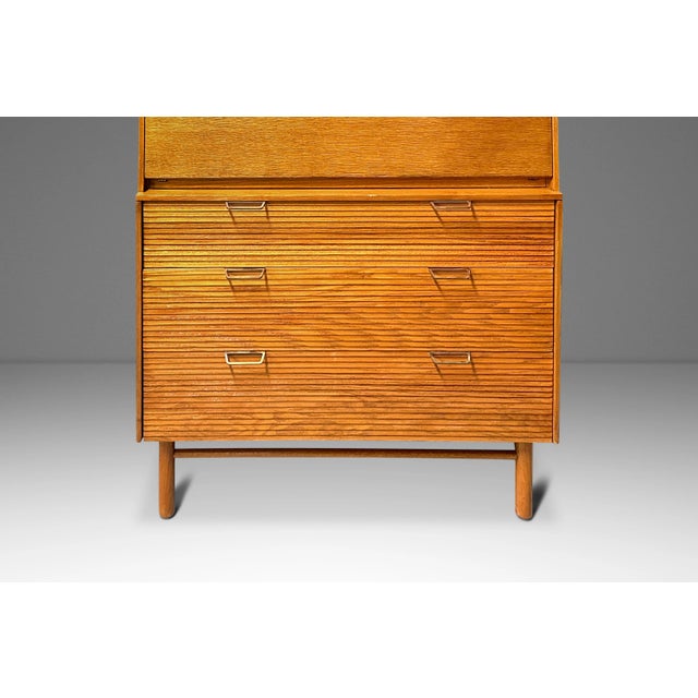 Brown Mid-Century Modern Secretary Desk / Gentlemen's Dresser / Chest of Drawers by Raymond Loewy for Mengel, Usa, C. 1960s For Sale - Image 8 of 12