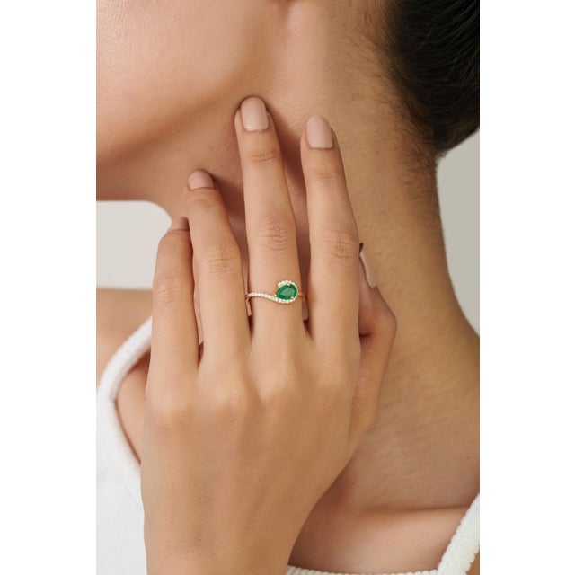 Expressionism Modernist Pear Shape Emerald & Diamond Halo Ring in 14k Yellow Gold Size 5 For Sale - Image 3 of 17