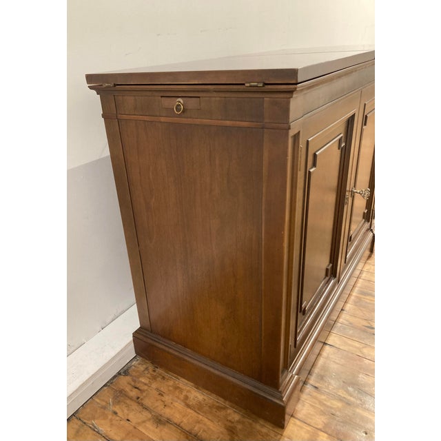 Late 20th Century Kindel Furniture Flip Top Rolling Dry Bar Server Cabinet For Sale - Image 9 of 18