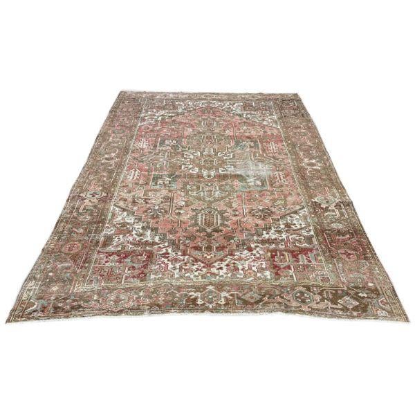 Traditional Vintage Faded Heriz Rug – Traditional Persian Design in Muted Red, Ivory & Brown For Sale - Image 3 of 4