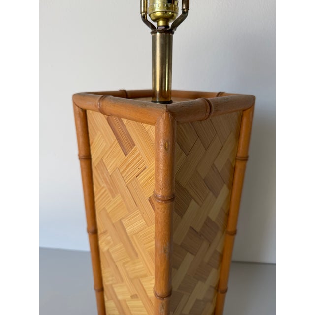 1970s Coastal Faux Bamboo & Woven Rattan Table Lamp For Sale In Miami - Image 6 of 9