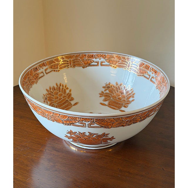 1970s 1970s Chinese Export Chinoiserie Porcelain Footed Serving Bowl in Iron-Red For Sale - Image 5 of 8