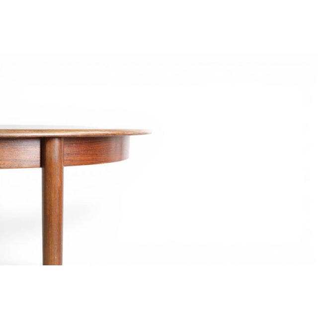 Mid 20th Century 1960s Danish Oval Rosewood Dining Table With Two Extension Leaves For Sale - Image 5 of 9