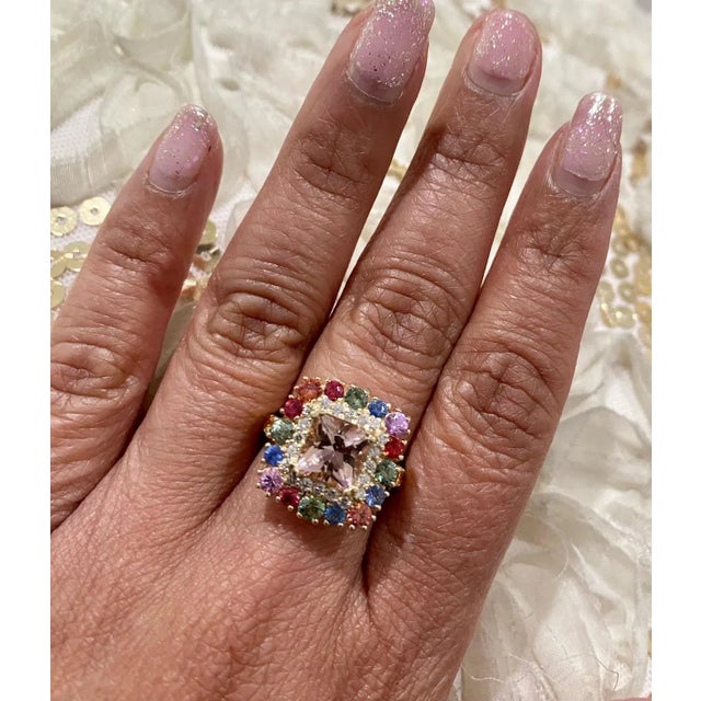 Metal 4.05 Carat Morganite Sapphire Diamond Yellow Gold Cocktail Ring Size 7 For Sale - Image 7 of 7
