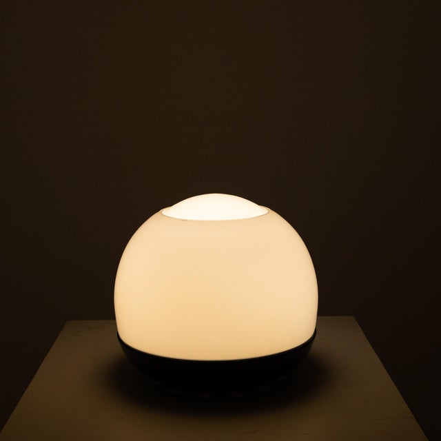 Glass Platea Table Lamp by Leonardo Ferrari and Franco Mazzucchelli for Artemide For Sale - Image 3 of 8