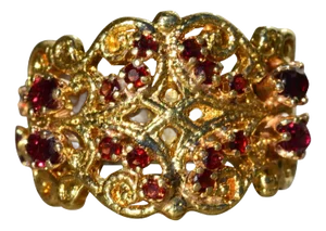 The Kingsessing: Ladies 18K Gold Cocktail Ring set with Garnets