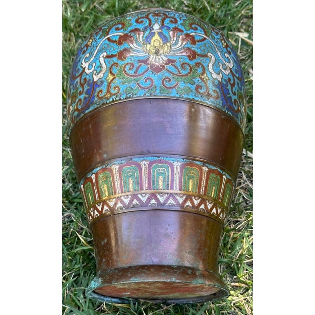 18th Century Chinese Cloisonné Bronze Vase With Lotus Flower Motif For Sale - Image 17 of 18
