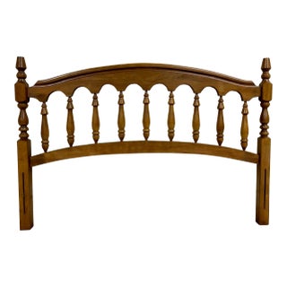 Vintage Full Size Traditional Style Low Spindle Cup Shaped Finial Headboard For Sale