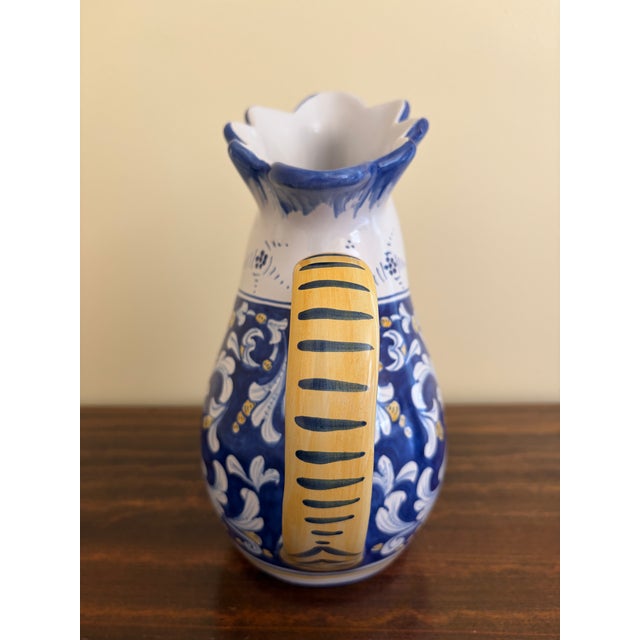 Late 20th Century Cama Deruta Hand-Painted Italian Faience Chicken Pitcher For Sale - Image 9 of 11