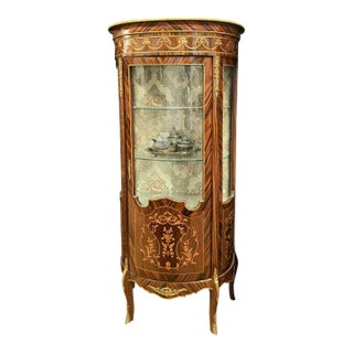 French Louis XV Style Display Cabinet – Solid Wood Vitrine With Marquetry Details & Gold Leaf For Sale
