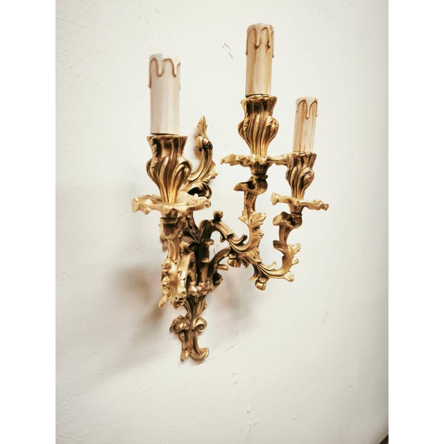 Antique Three-Light Bronze Wall Lamp, 1890s, in Very Good conditions. Designed 1890 to 1919 Up to 250V (Europe/UK...