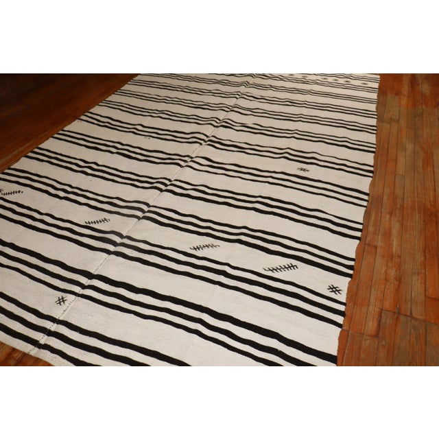 Mid 20th Century Vintage Turkish White Brown Kilim, 7'5'' X 11'2'' For Sale - Image 10 of 12