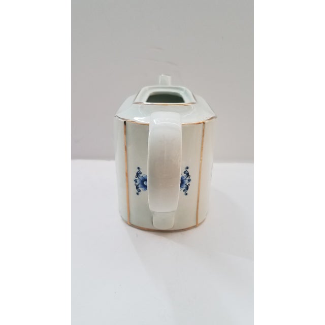 1940s Vintage Arthur Wood Blue & White Hand Painted Porcelain Tea Pot For Sale - Image 5 of 9