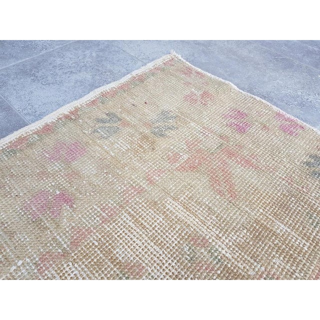 Textile Turkish Beige Pastel Oushak Aztec Rug, 1960s For Sale - Image 7 of 11