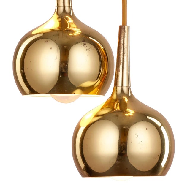 Mid-Century Modern Vintage Cascade Pendant Lamp with 10 Brass Teardrop Lampshades attributed to Hans-Agne Jakobsson for Markaryd, Sweden, 1970s For Sale - Image 3 of 8