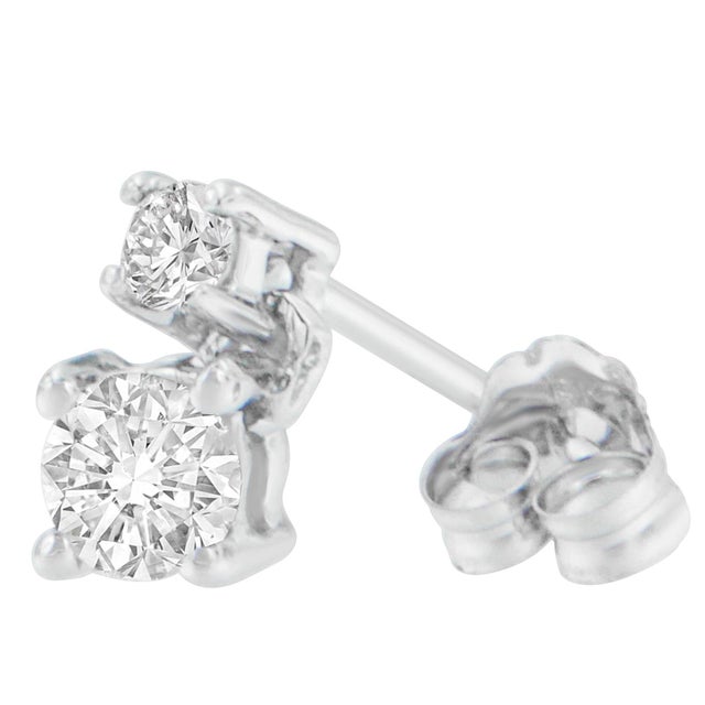 Contemporary 14K White Gold 1/2 cttw Round Cut Diamond Earrings (H-I, SI2-I1) For Sale - Image 3 of 4