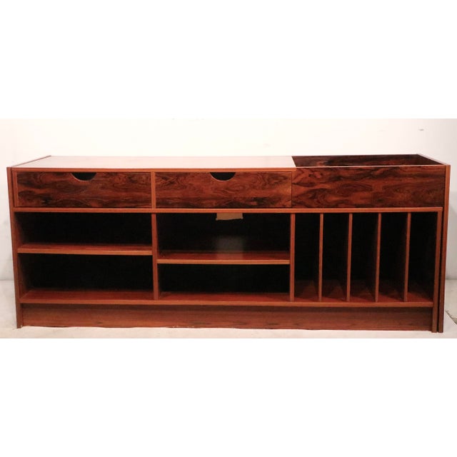 Mid Century Danish Modern Stereo Record Cabinet Rosewood C. 1960/70's For Sale - Image 16 of 16