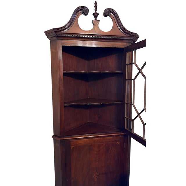 Chippendale Pair of Antique Early 19c Chippendale Style Corner Cabinets For Sale - Image 3 of 6