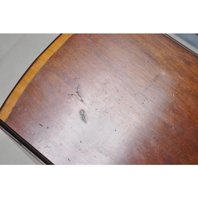 Antique Federal Mahogany Satinwood Inlay Narrow Dropleaf Pembroke Side Table For Sale - Image 12 of 17