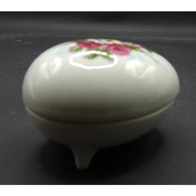 1950s Vintage 1950s Japanese Floral Porcelain Egg Shaped W Feet Trinket Ring Box For Sale - Image 5 of 6