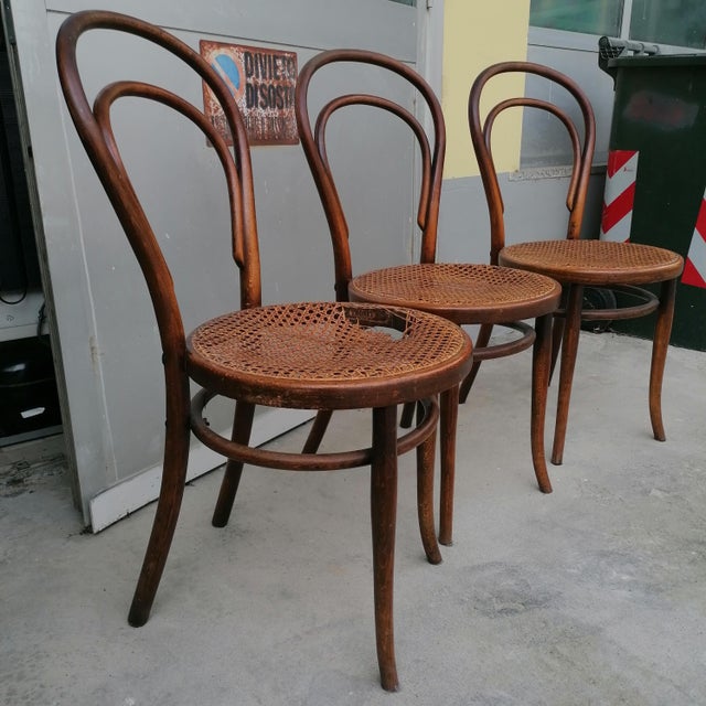 Model No. 18 Chairs from Gebrüder Thonet and Wackerlin & C., 1980s, Set of 7, in Good conditions. Designed 1890 to 1919...