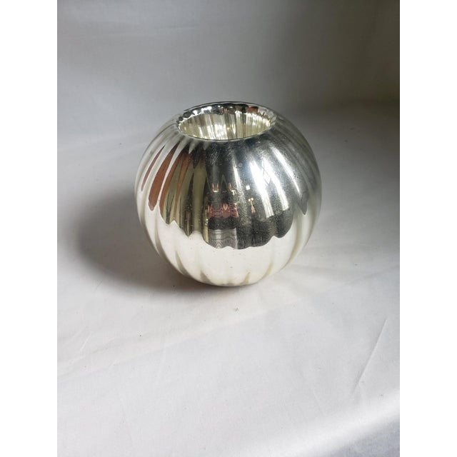 Contemporary Mid 20th Century Ribbed Globe Mercury Glass Vase For Sale - Image 3 of 6