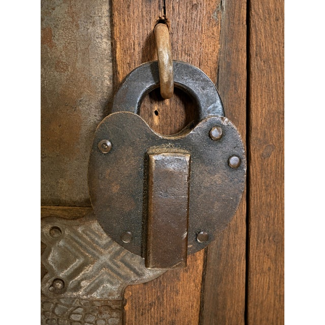 Kuriel Speakeasy Trunk - Liquor Cabinet For Sale In Miami - Image 6 of 6