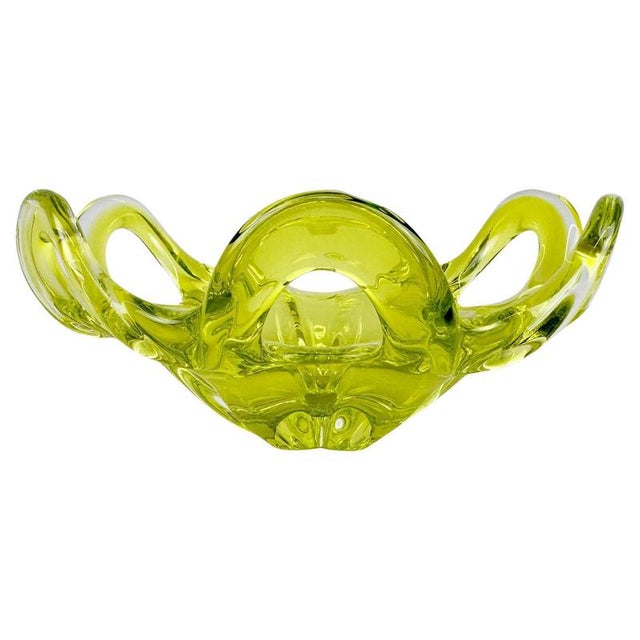 Small Czech Art Glass Bowl attributed to Josef Hospodka for Chribska Glassworks, 1960s For Sale - Image 6 of 6