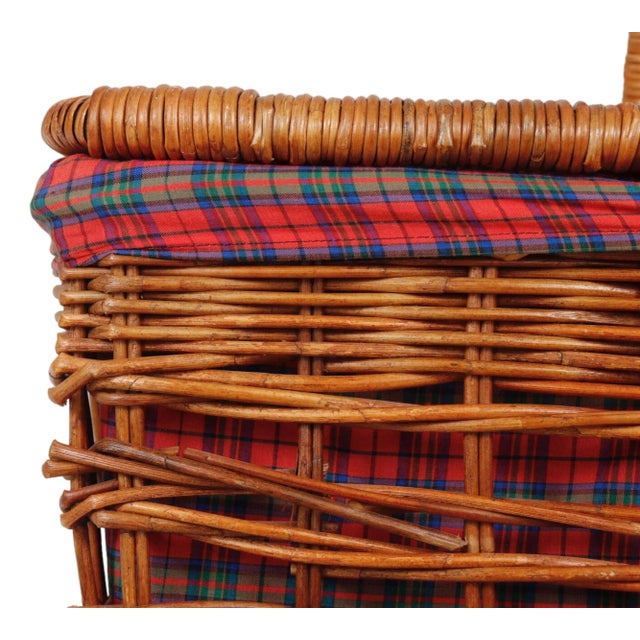 Late 20th Century Woven Rattan Picnic Hamper Basket For Sale - Image 5 of 6