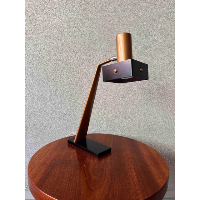 Mid-Century Modern Gold and Black Metal Geisha Table Lamp by Fase, 1967 For Sale - Image 9 of 18