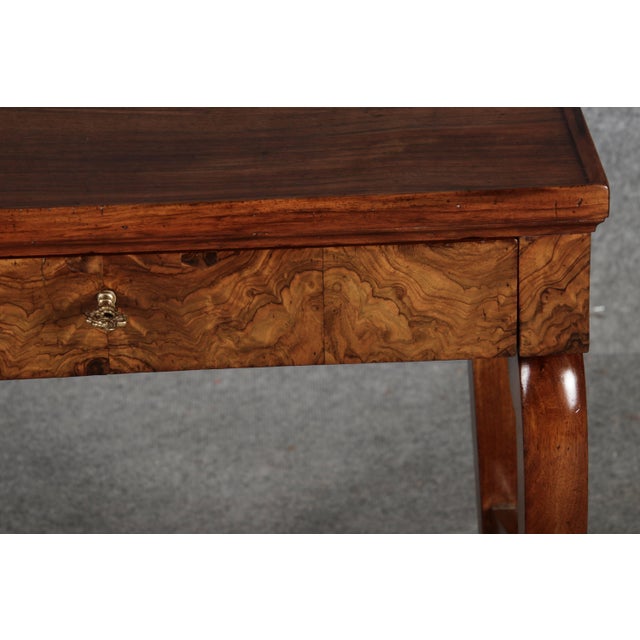 Small Antique Biedermeier Side Table in Walnut, 1830 For Sale - Image 17 of 18