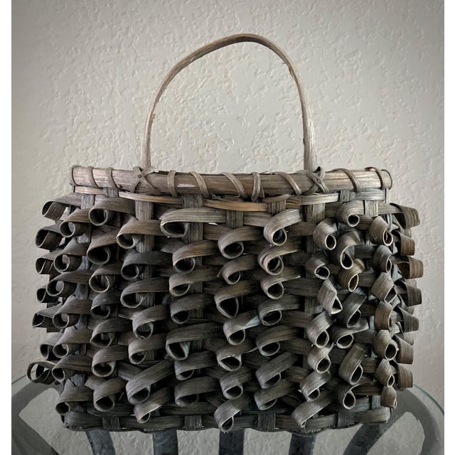 Mid 20th-Century Ash Splint Curly Weave Basket Wall Pocket in the Manner of Woodland Basket Makers of the Late 1800s For Sale - Image 14 of 18