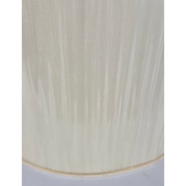 1970s Vintage Stiffel Ivory Silk Barrel Lampshade, Original Cellophane 18.75 X 14.75 For Sale - Image 5 of 10